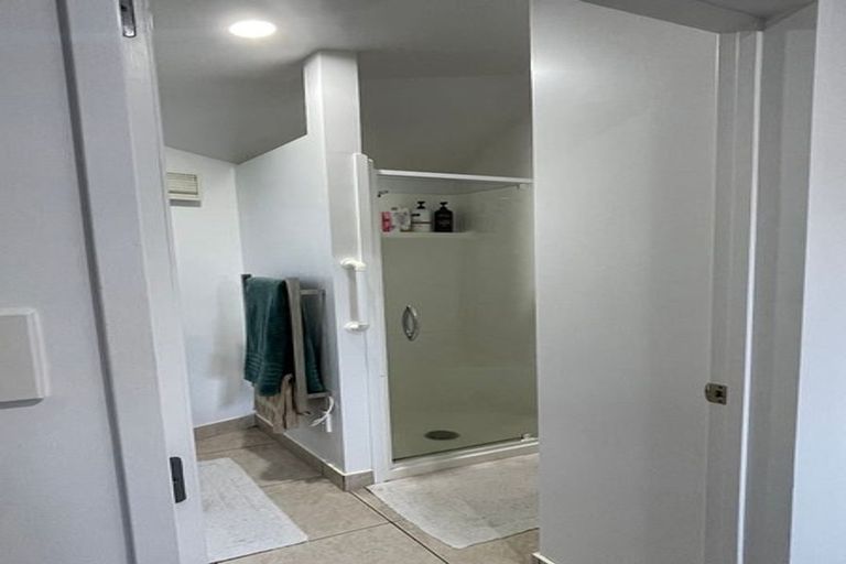Photo of property in 65 Te Wharau Drive, Greenhithe, Auckland, 0632