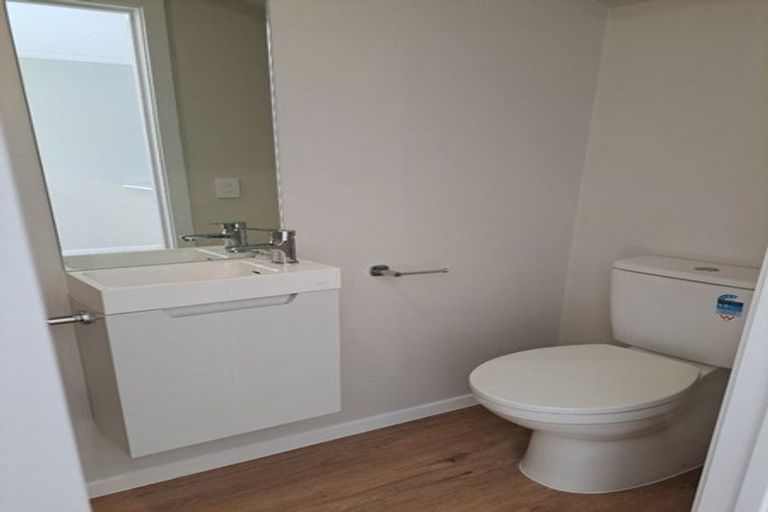 Photo of property in 2/125b Metcalfe Road, Ranui, Auckland, 0612