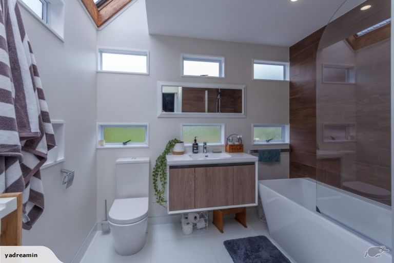 Photo of property in 2/7 Savoy Road, Glen Eden, Auckland, 0602