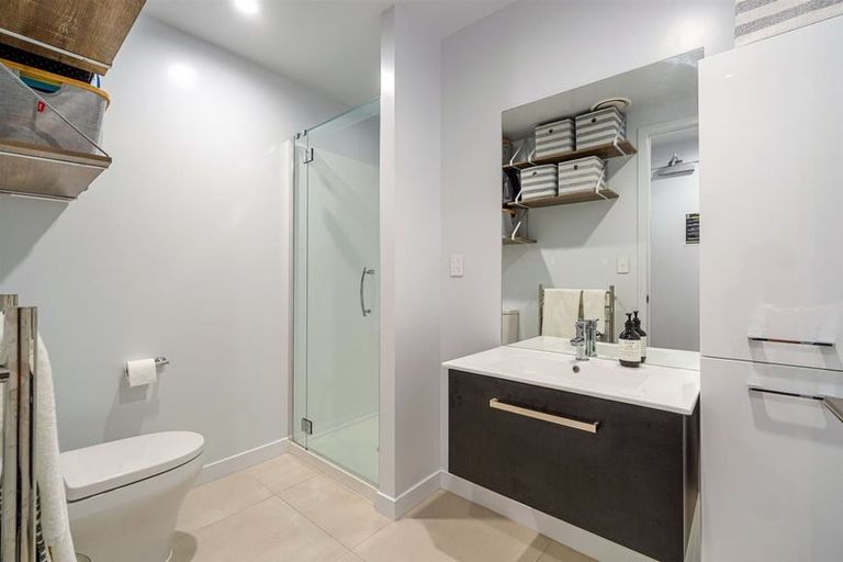 Photo of property in Frank Sargeson Apts, 4/80g Anzac Street, Takapuna, Auckland, 0622