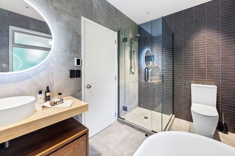 Photo of property in 1 Watlings Place, Kennedys Bush, Christchurch, 8025