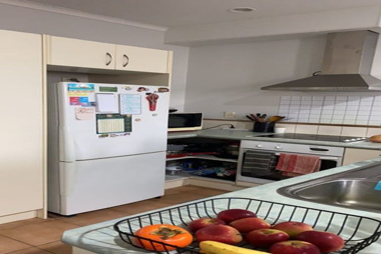Photo of property in Tuscany Towers, 54/1 Ambrico Place, New Lynn, Auckland, 0600