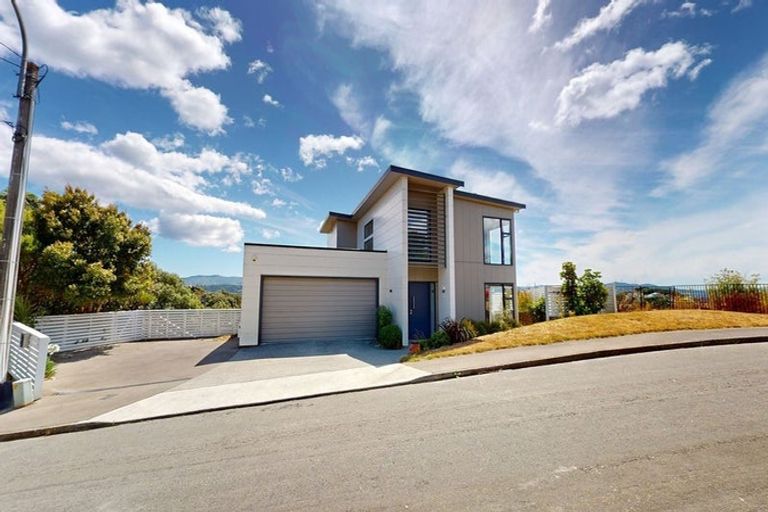 Photo of property in 1 Lyons Crescent, Strathmore Park, Wellington, 6022