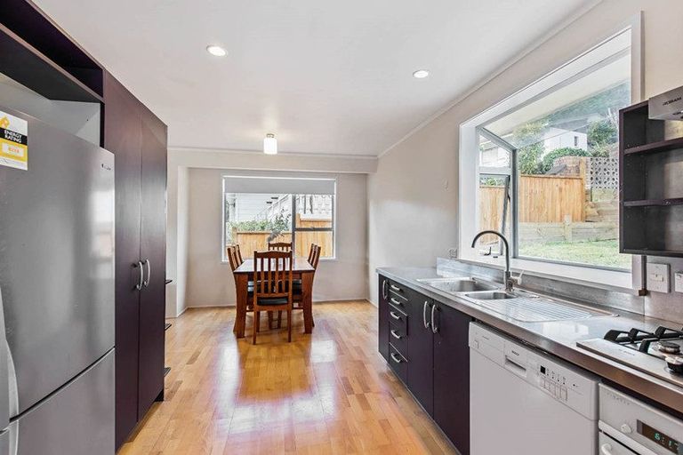Photo of property in 38 Simon Ellice Drive, Bayview, Auckland, 0629
