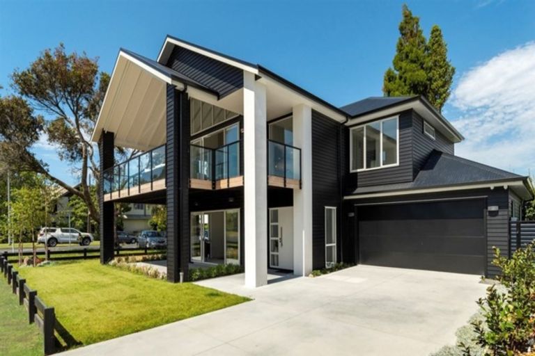 Photo of property in 76 Edgecumbe Road, Tauranga, 3110