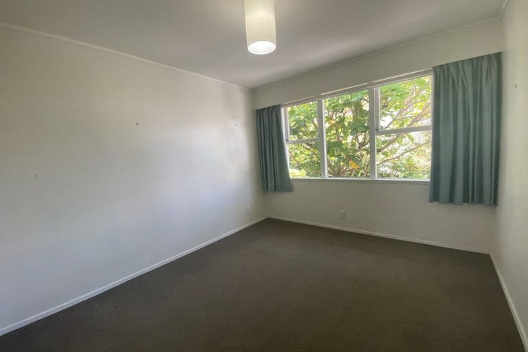 Photo of property in 83 Sunset Road, Totara Vale, Auckland, 0632