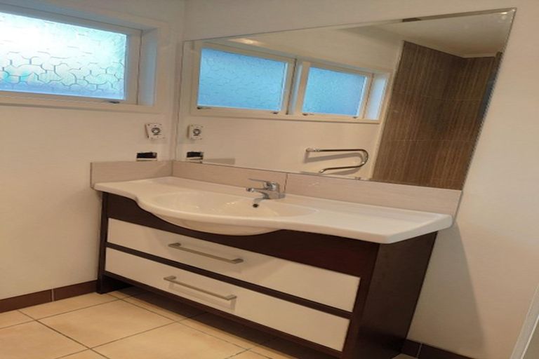 Photo of property in 12 Colwill Road, Massey, Auckland, 0614