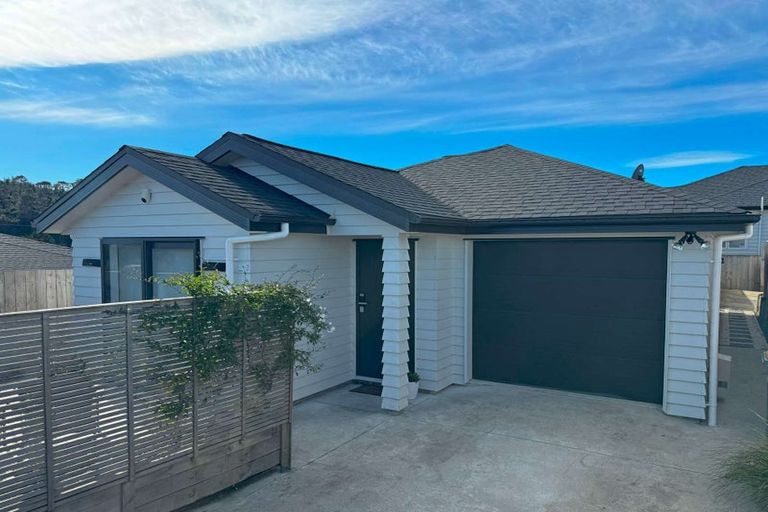 Photo of property in 76 Accolage Boulevard, Kumeu, 0810