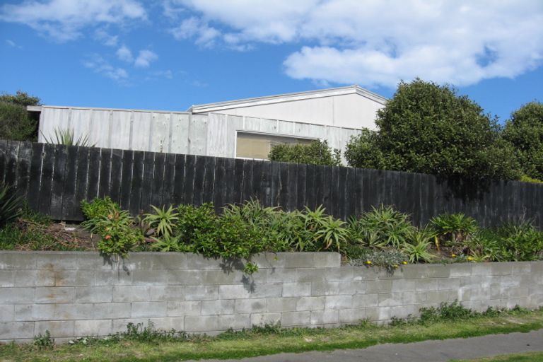 Photo of property in 4 Manuka Street, Castlecliff, Wanganui, 4501