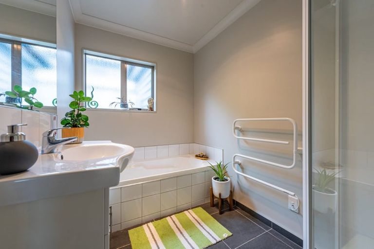 Photo of property in 35 Staithes Drive North, Whitby, Porirua, 5024