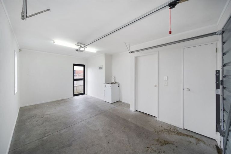 Photo of property in 2/45a Great South Road, Manurewa, Auckland, 2102