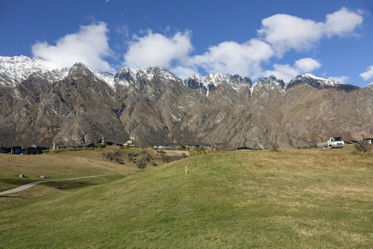 Photo of property in 20 Kinross Lane, Jacks Point, Queenstown, 9371