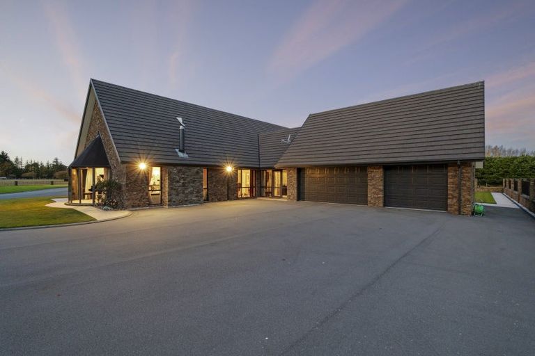 Photo of property in 635 Yaldhurst Road, Yaldhurst, Christchurch, 7676