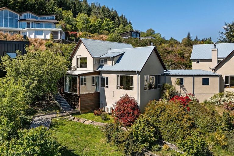 Photo of property in 25b Vancouver Drive, Queenstown, 9300