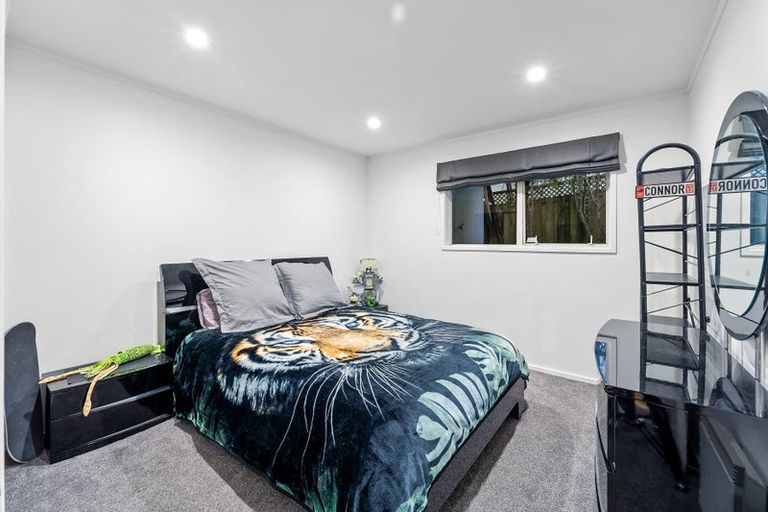 Photo of property in 9 Sandown Road, Rothesay Bay, Auckland, 0630