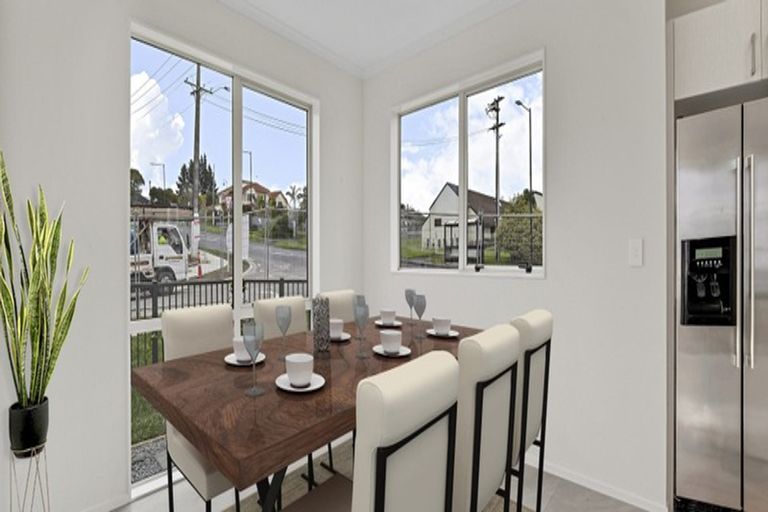 Photo of property in 97 Granville Drive, Massey, Auckland, 0614