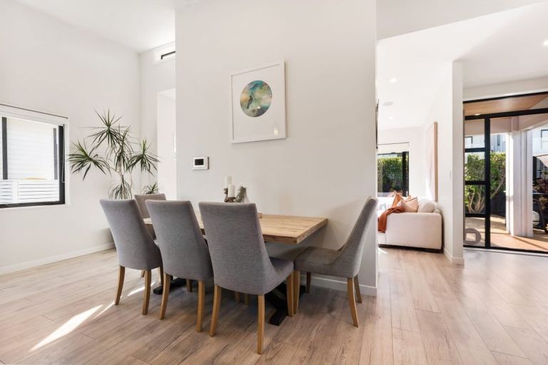 Photo of property in 31 Ascension Crescent, Orewa, 0931