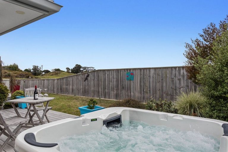 Photo of property in 12 Acacia Avenue, Coastlands, Whakatane, 3120