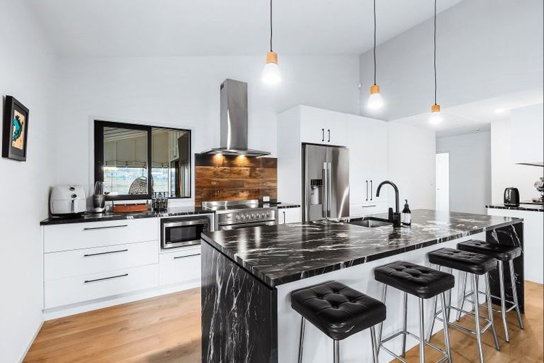 Photo of property in 14 Komahimahi Way, Motuoapa, 3382