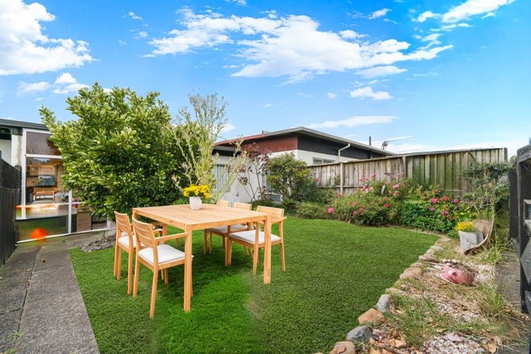 Photo of property in 87 Nikau Street, New Lynn, Auckland, 0600