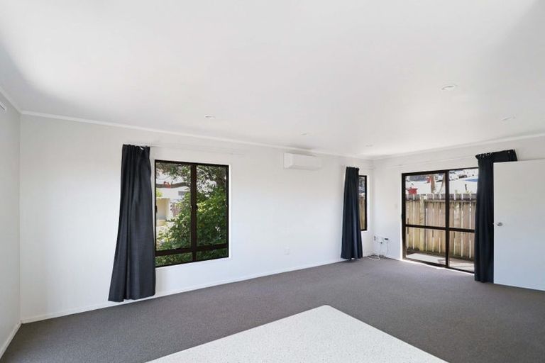 Photo of property in 2 Kaikoura Street, Maupuia, Wellington, 6022