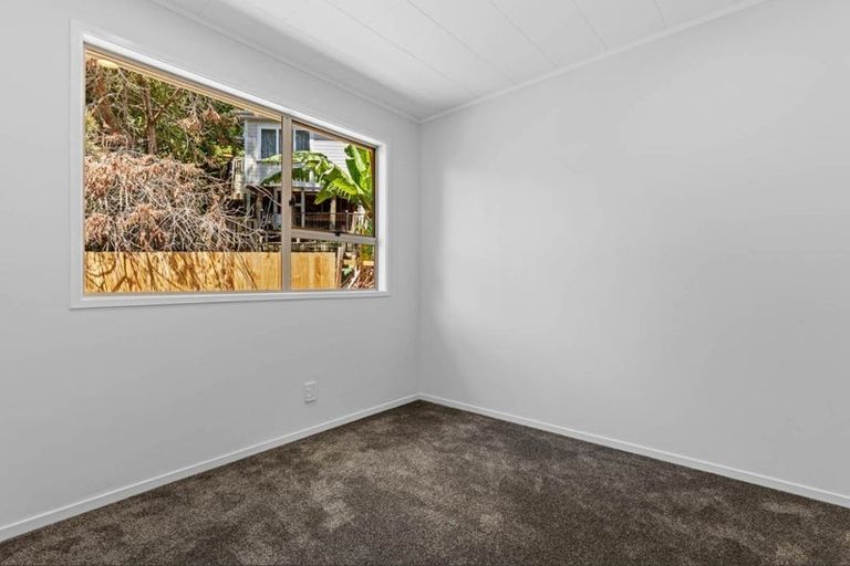 Photo of property in 80 Awaruku Road, Torbay, Auckland, 0630