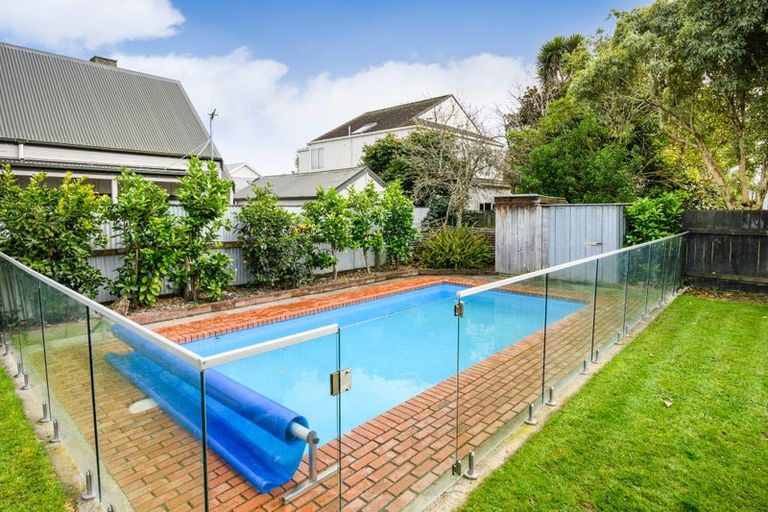 Photo of property in 30 Rangitane Street, Palmerston North, 4414