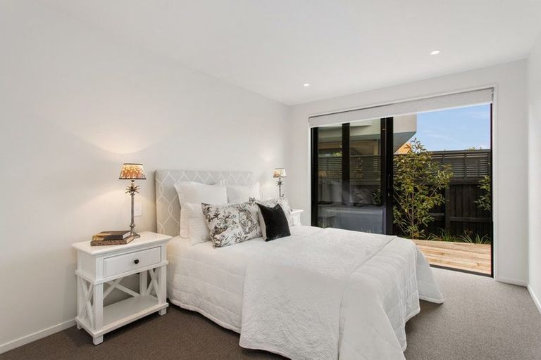 Photo of property in 1/2a Church Lane, Merivale, Christchurch, 8014