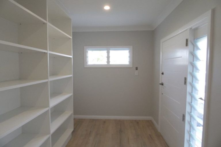 Photo of property in 122 Awaroa Road, Helensville, 0800