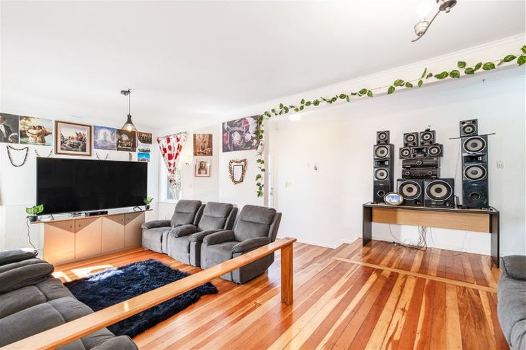 Photo of property in 86 Harrington Road, Henderson, Auckland, 0610