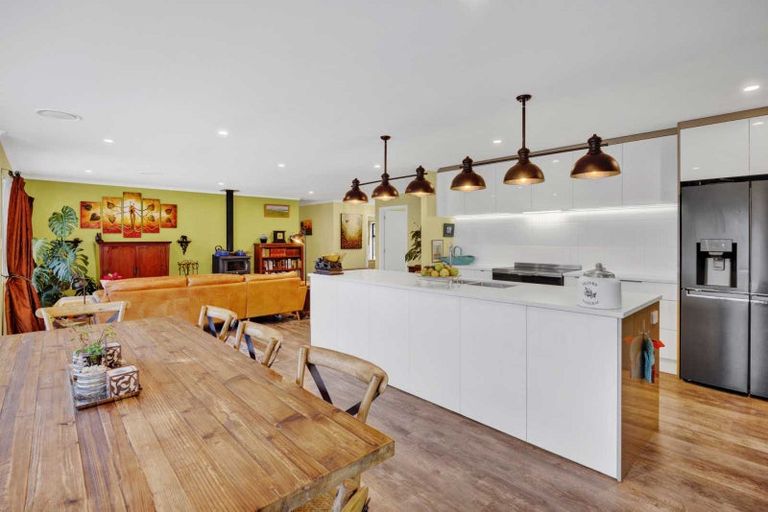 Photo of property in 2 Te Ara Karoiroa Road, 4374