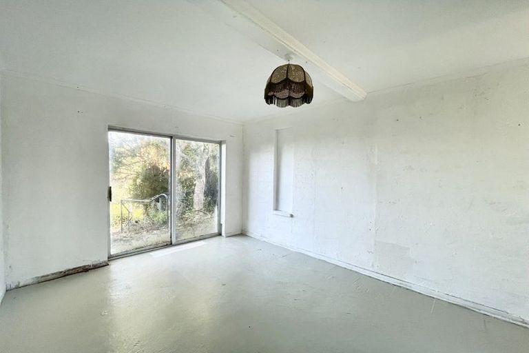 Photo of property in 741 South Titirangi Road, Titirangi, Auckland, 0604