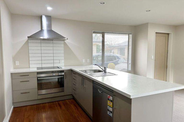 Photo of property in 42 Thackeray Place, Waltham, Christchurch, 8023