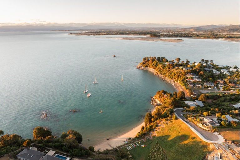 Photo of property in 4 Fairburn Place, Kaiteriteri, 7197