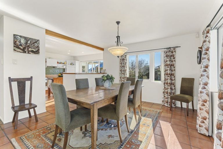 Photo of property in 3 Waiwera Place, Merrilands, New Plymouth, 4312