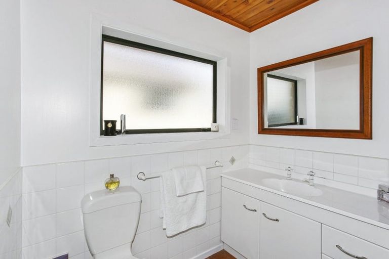 Photo of property in 4 Vela Place, Clarks Beach, 2122
