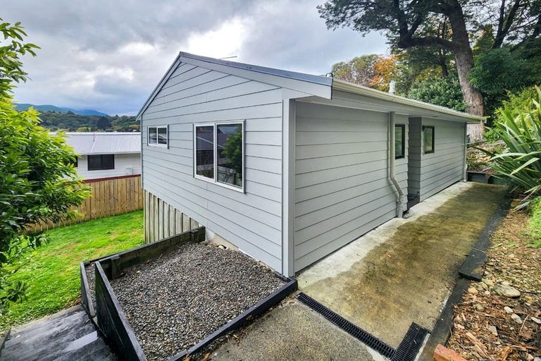 Photo of property in 16 Crystal Grove, Birchville, Upper Hutt, 5018