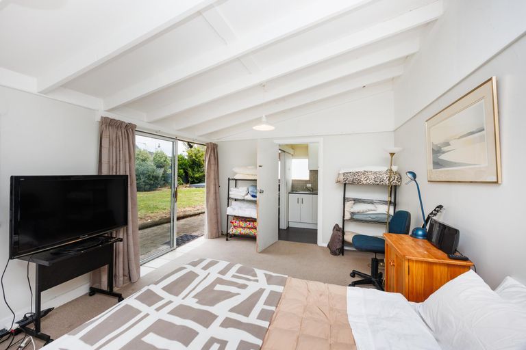 Photo of property in 21 Ilford Place, Awapuni, Palmerston North, 4412