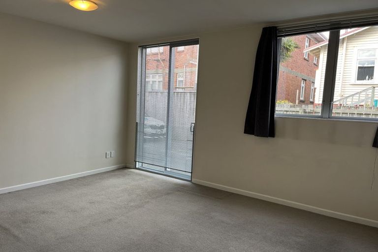 Photo of property in 25u4 Home Street, Mount Victoria, Wellington, 6011