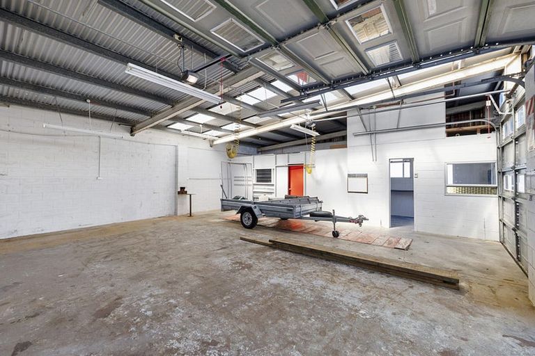Photo of property in 17a Cutfield Road, New Plymouth, 4310