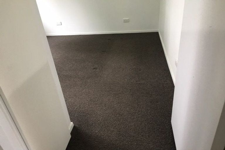 Photo of property in 67 Hogans Road, Glenfield, Auckland, 0629