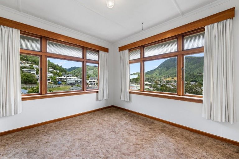 Photo of property in 15 Taranaki Street, Picton, 7220