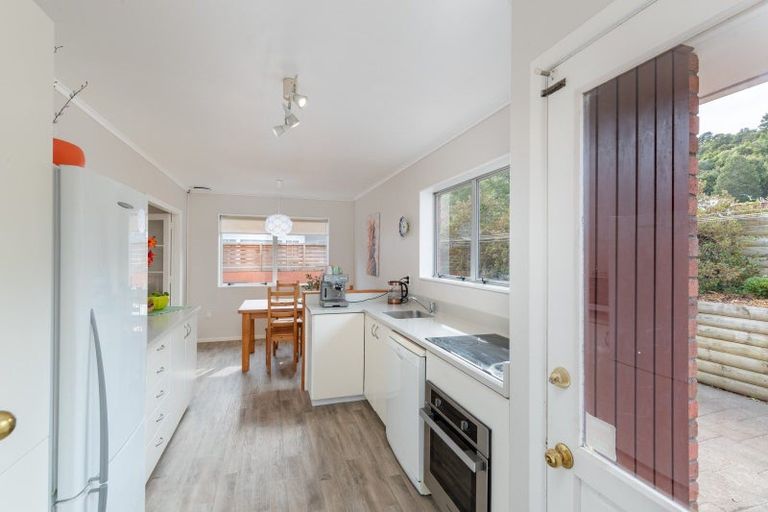 Photo of property in 71 Blue Mountains Road, Pinehaven, Upper Hutt, 5019