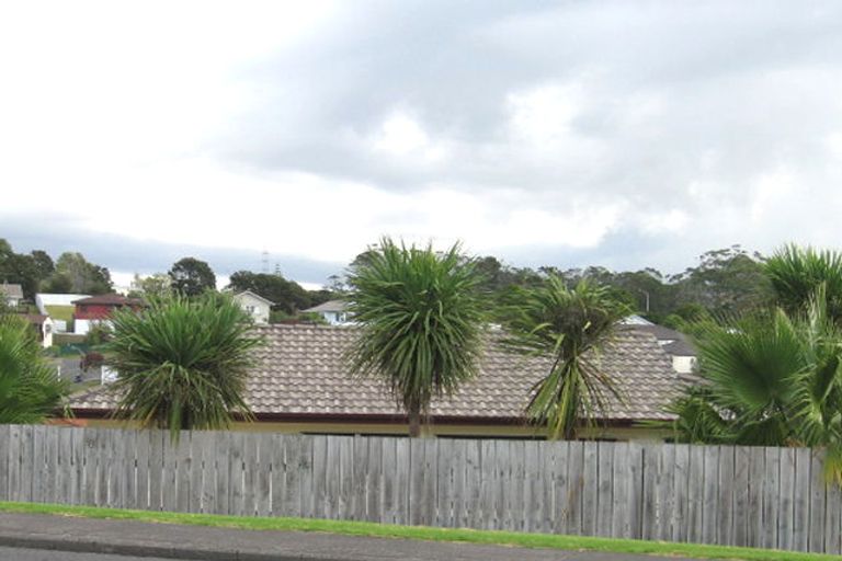 Photo of property in 28 Moire Road, Massey, Auckland, 0614