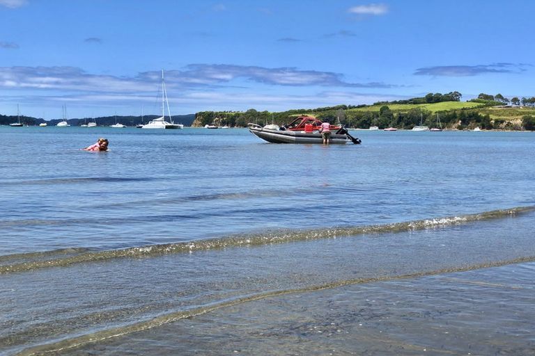 Photo of property in 4 Ahi Kaa Lane, Snells Beach, 0920