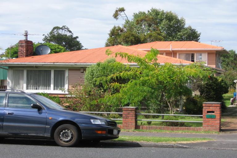Photo of property in 72 Godley Road, Green Bay, Auckland, 0604
