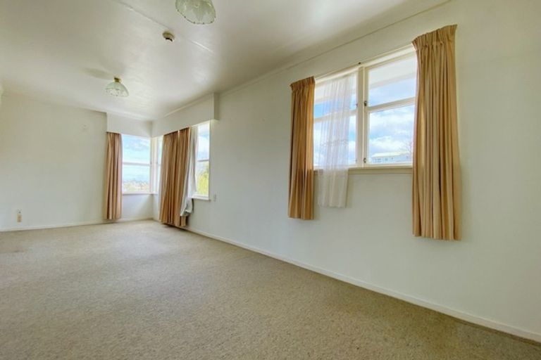 Photo of property in 14 Meadowvale Avenue, Forrest Hill, Auckland, 0620