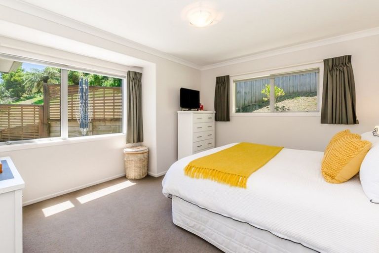 Photo of property in 11b Poneke Drive, Waikanae, 5036