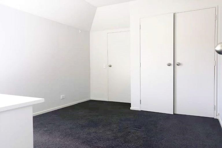 Photo of property in 1/111 Seaview Road, Glenfield, Auckland, 0629