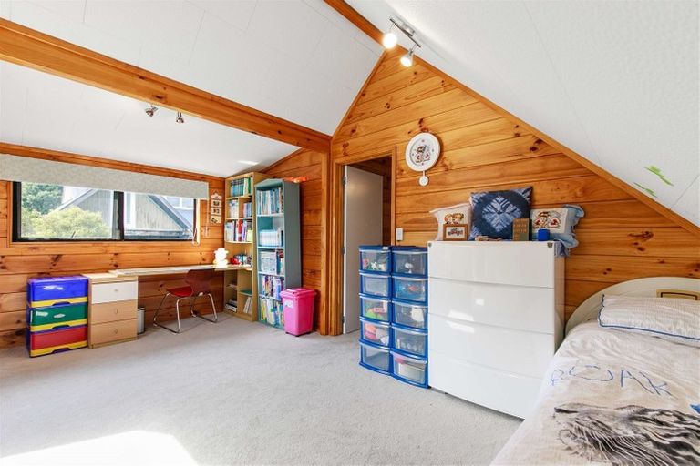 Photo of property in 2/24 Kaipatiki Road, Glenfield, Auckland, 0629